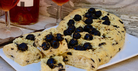 Лепешка с оливками