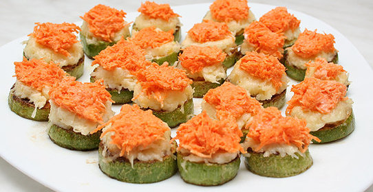 Кабачки с сыром и морковью