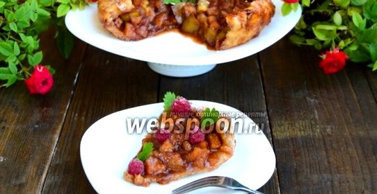 Пирог с грушей и белым вином на слоёном тесте