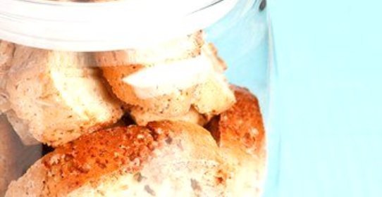 Бискотти с розмарином и кедровыми орешками