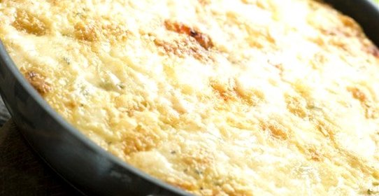 Омлет с сыром и белым хлебом