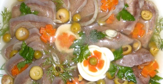 Заливное из свиного языка