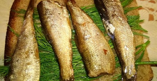 Хлеб со шпротами и укропом
