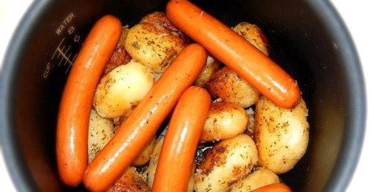 Картошка с сосиской в мультиварке