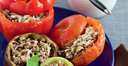 Фаршированные овощи с соусом из йогурта с мятой