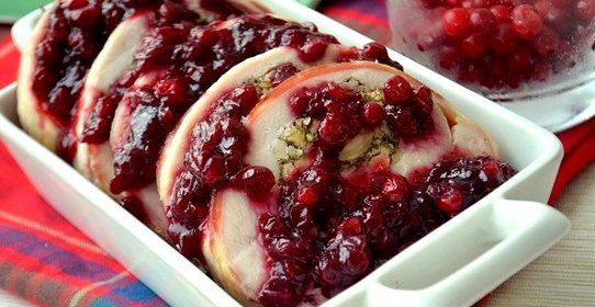Индейка с брусничным соусом