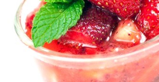 Клубнично-яблочный пунш