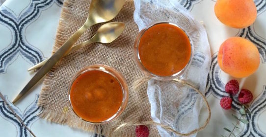 Смузи с дыней и абрикосом