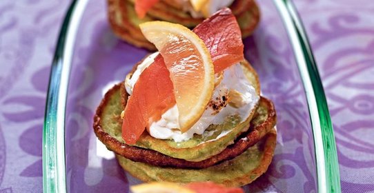 Гороховые оладьи с лососем