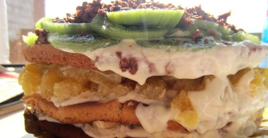 Торт фруктовый