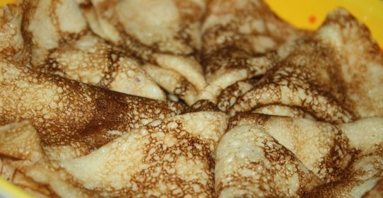 Нежные тонкие блинчики на кефире