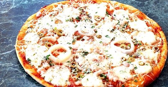 Пицца с кальмарами