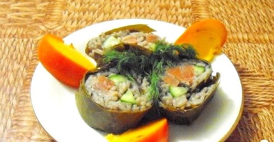 Роллы с виноградными листьями