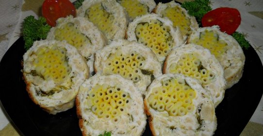 Рулет мясной с макаронами
