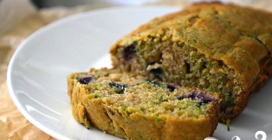 Черничный хлеб с цуккини