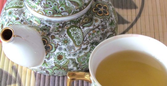 Зелёный чай с корицей, имбирём и яблоком