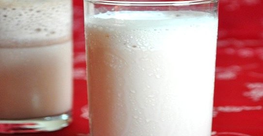 Молочный коктейль с сиропом