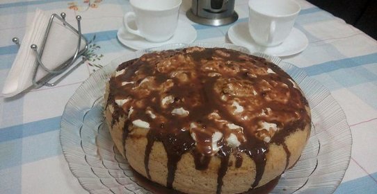 Бисквитный торт с бананами