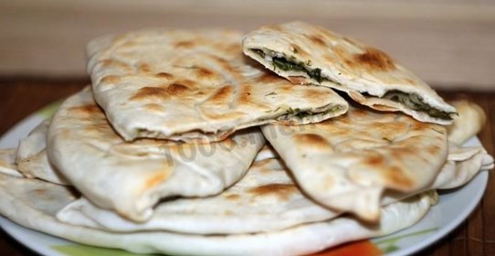 Лепешки с зеленью на сковороде