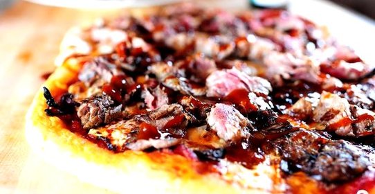 Пицца со стейком