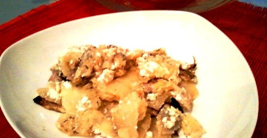 Запеченный топленый картофель с ветчиной и луком