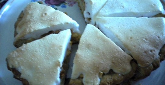 Яблочный пирог со взбитыми белками