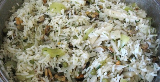 Паэлья с морепродуктами и горошком