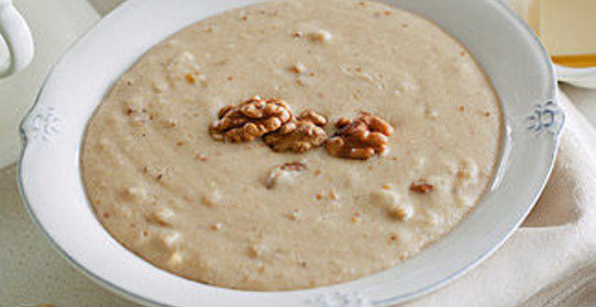 Манная каша с орехами в мультиварке