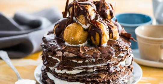 Блинный торт с творогом и сгущенкой