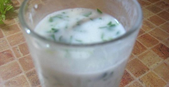Айран с огурцом и сельдереем