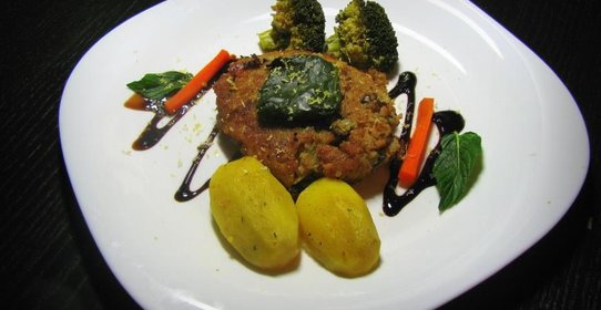 Рыбные котлеты с овощами на пару