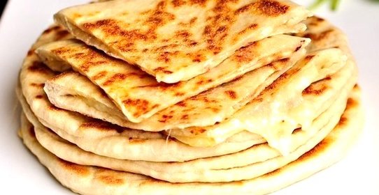 Сметанные лепешки с сыром и зеленью