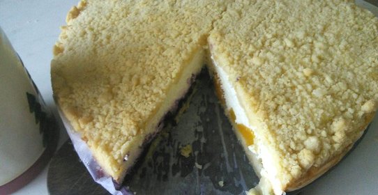 Творожный пирог со свежими ягодами