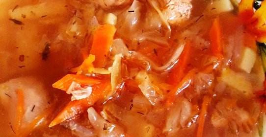 Щи из свежей капусты с зеленью