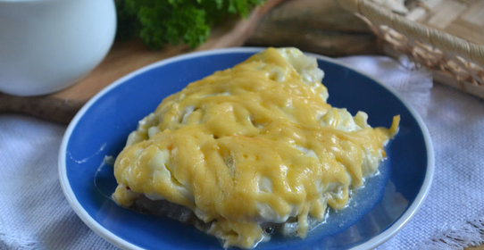 Минтай под соусом в духовке