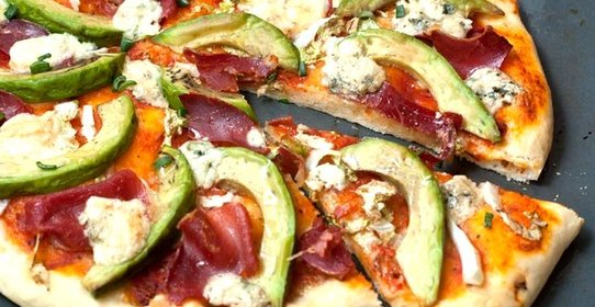 Пицца с авокадо