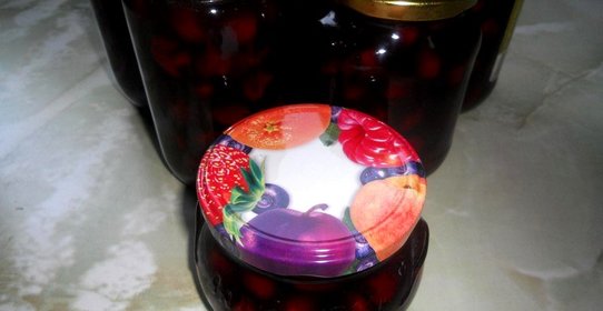 Вишневое варенье с кофе