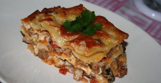 Лазанья с мясным фаршем и базиликом