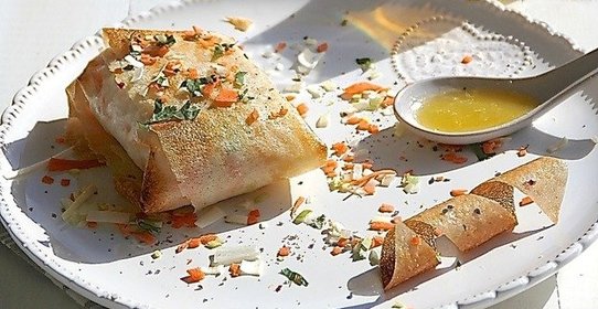 Пирожки-брик с филе трески и овощами