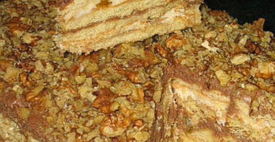 Торт без выпечки из печенья с творогом