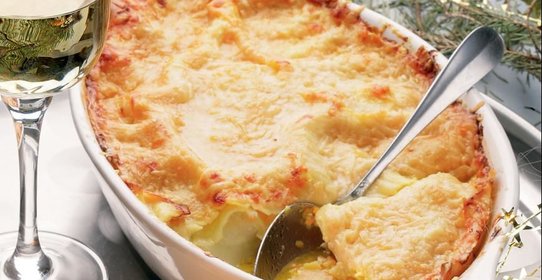 Лазанья с лососем и укропом