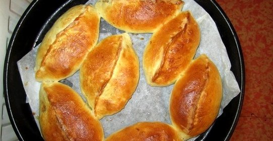 Пирожки печеные с мясом