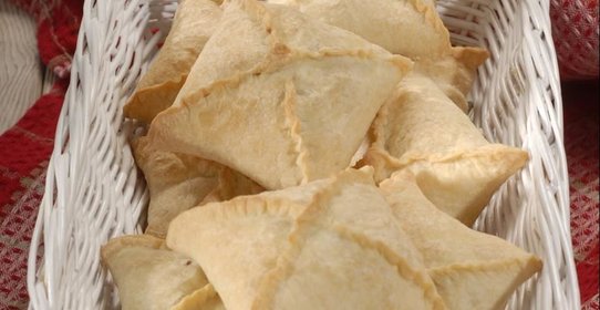 Пирожки из слоеного теста