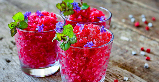 Граните из каркаде с малиновым сиропом