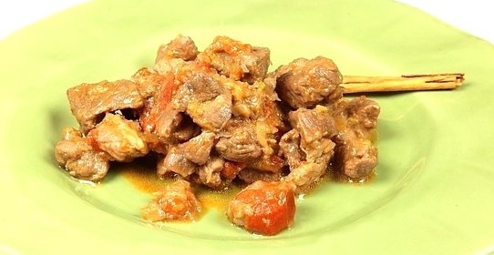 Баранина в соевом соусе с помидорами