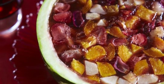 Фруктовое желе в арбузе