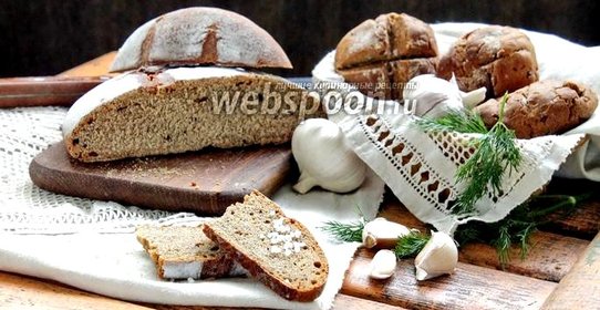 Чёрный хлеб с чесноком