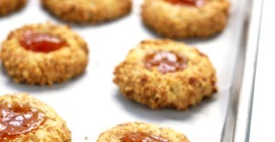 Пасхальное миндальное печенье с джемом