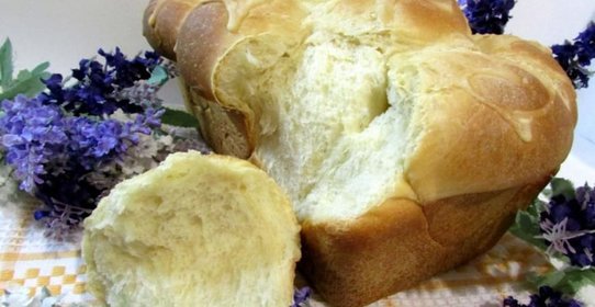 Сдобный хлеб с узором
