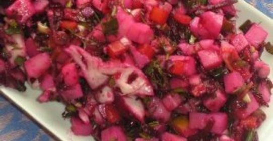 Салат с авокадо и козьим сыром